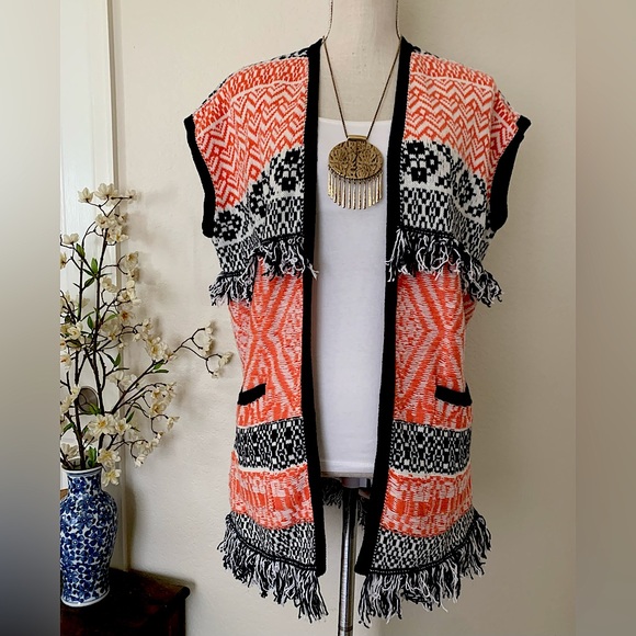 LUCKY Fringe Jacquard Sweater Vest - Picture 5 of 13